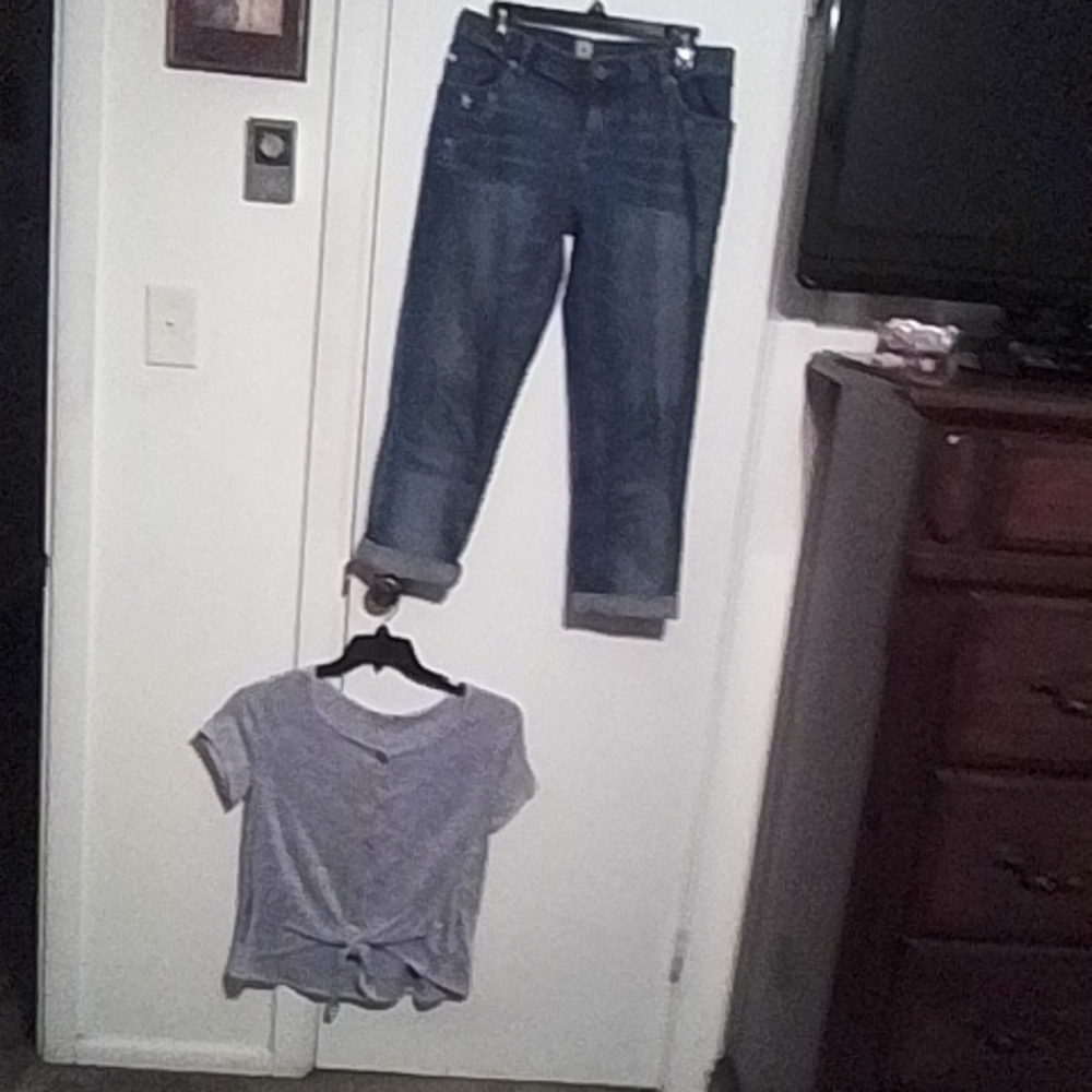I have pair of jeans capris and a nice shirt